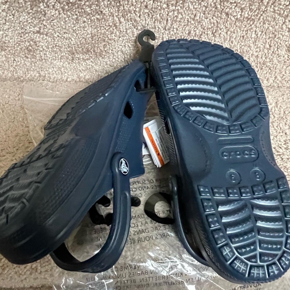 New Crocs Women/ Men’s Clogs - Picture 4 of 14